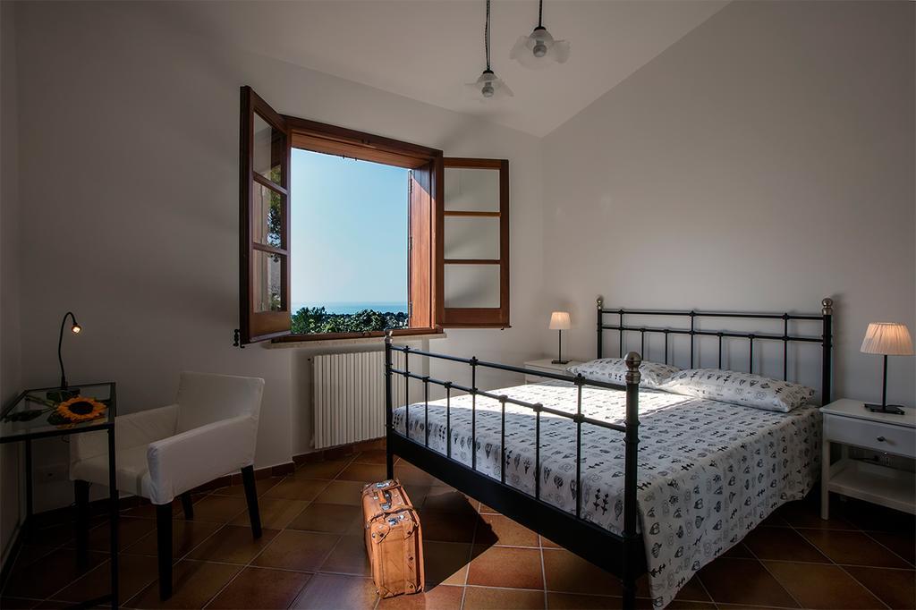 Bed and Breakfast Poggio Di Mare Кастеллуццо Номер фото