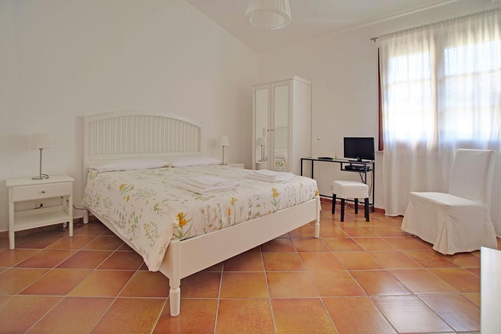 Bed and Breakfast Poggio Di Mare Кастеллуццо Экстерьер фото
